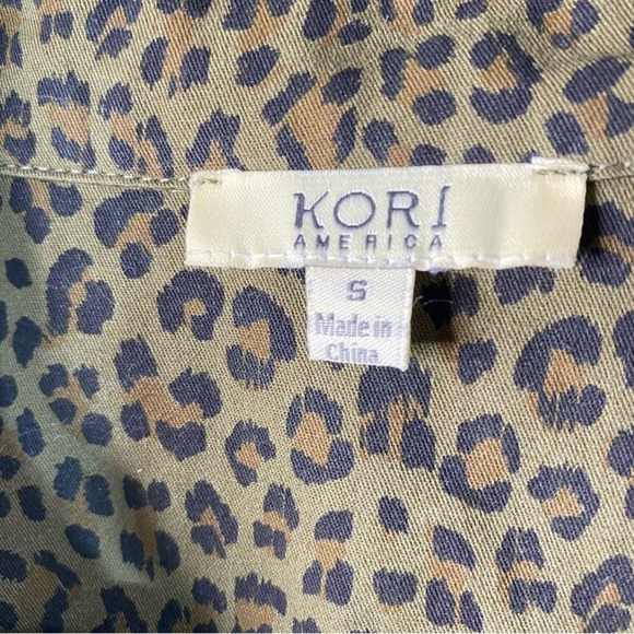 Animal Print Green Jacket - Picture 3 of 4